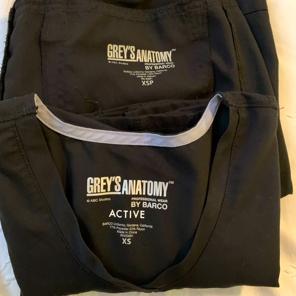 Grays Anatomy by Barco black scrub set